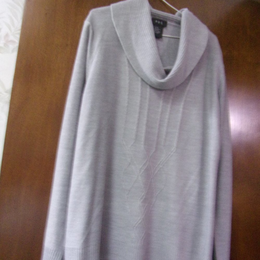 RQT Gray Sweater XL NWOT
